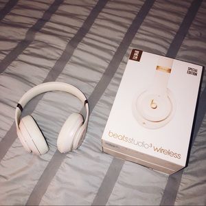 Beats Studio3 Wireless Headphones Rose Porcelain